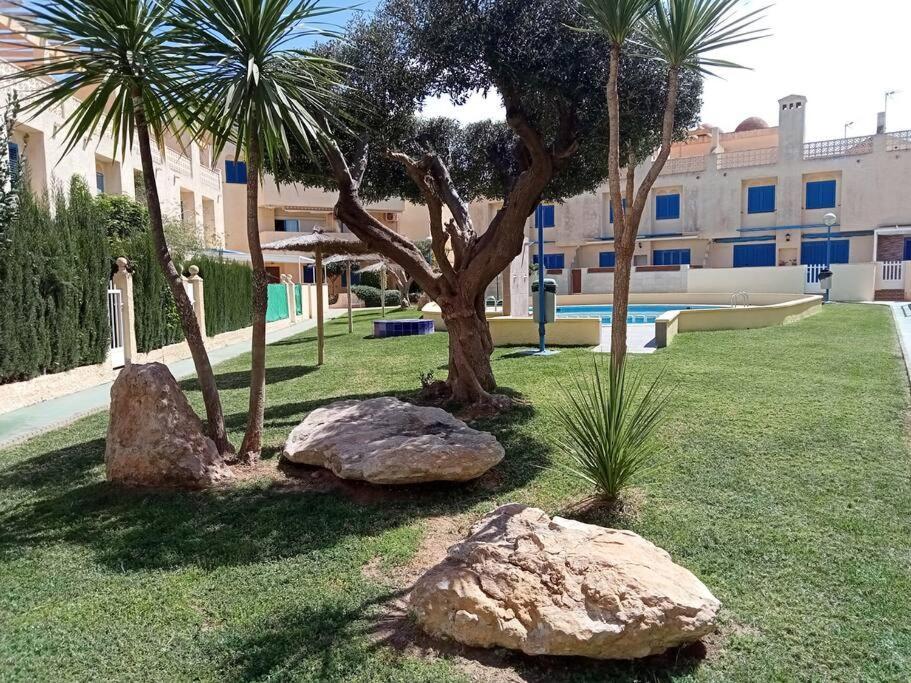 Apartamento En Los Nietos Con Piscina Comunitaria. Esterno foto